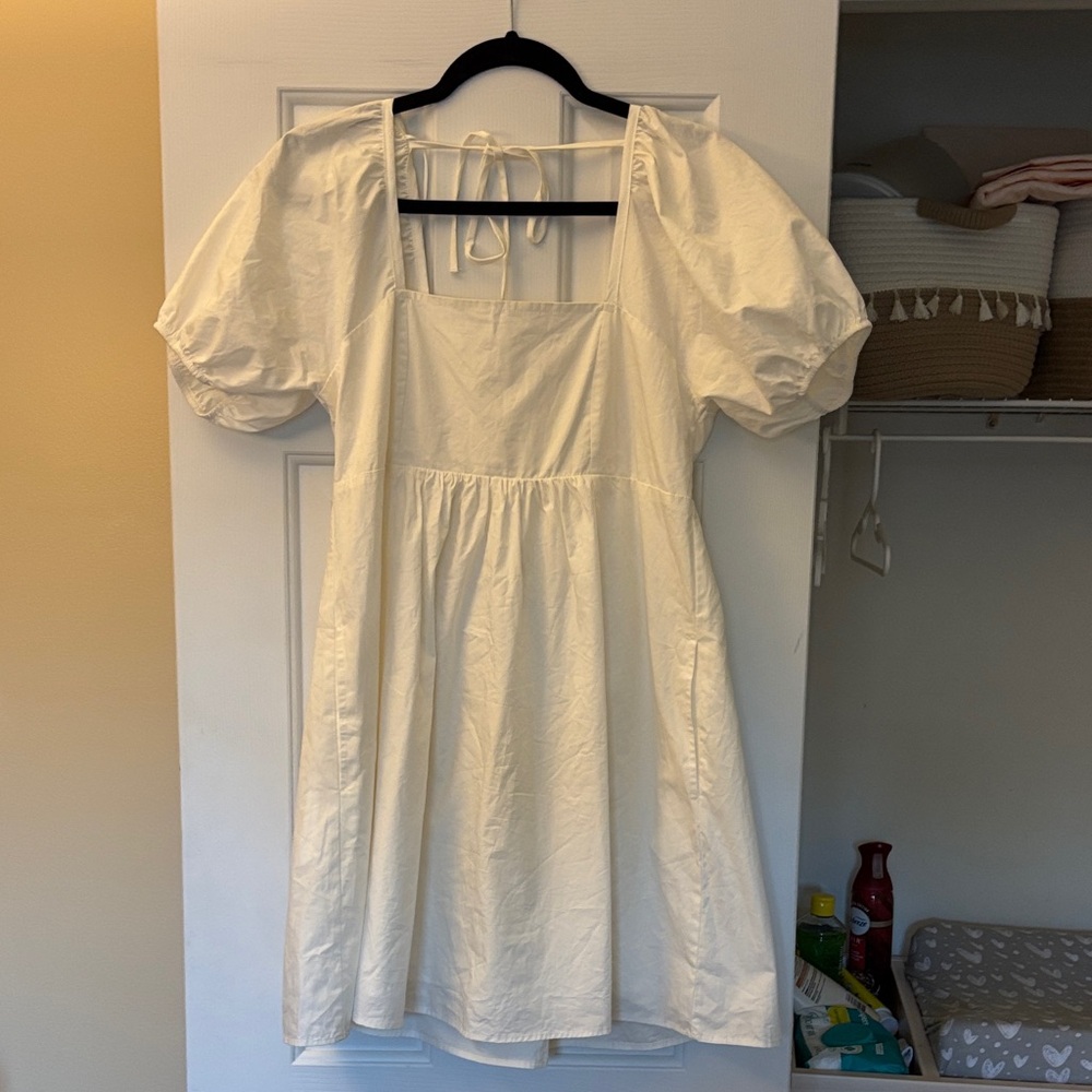 NEVER WORN Cream Puff Sleeve Dress